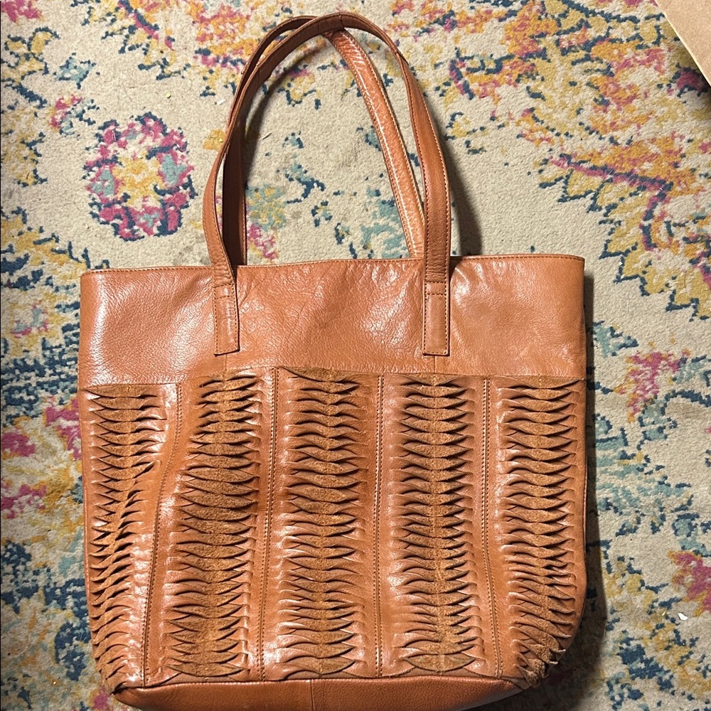 brown leather‎ tote bag by Day & Mood featuring a twisted woven front design